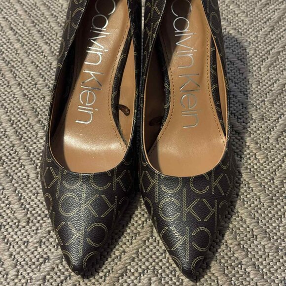Calvin Klein Heels Pumps Size 8.5 EUC Giana Heels - Picture 3 of 11